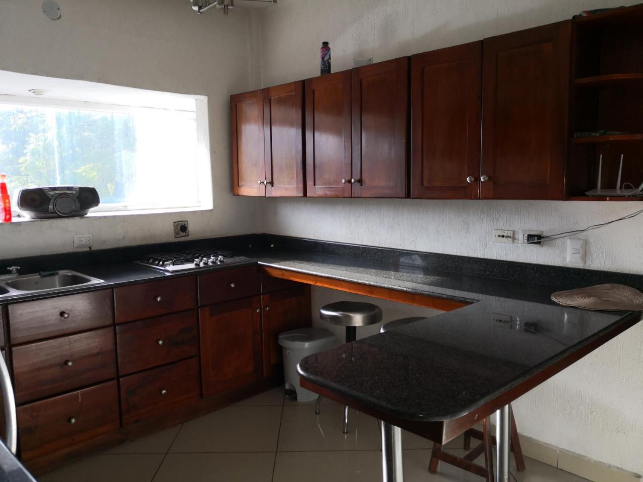 Apartamentos Comodos Cerca Del Aeropuerto Guatemala City Bagian luar foto